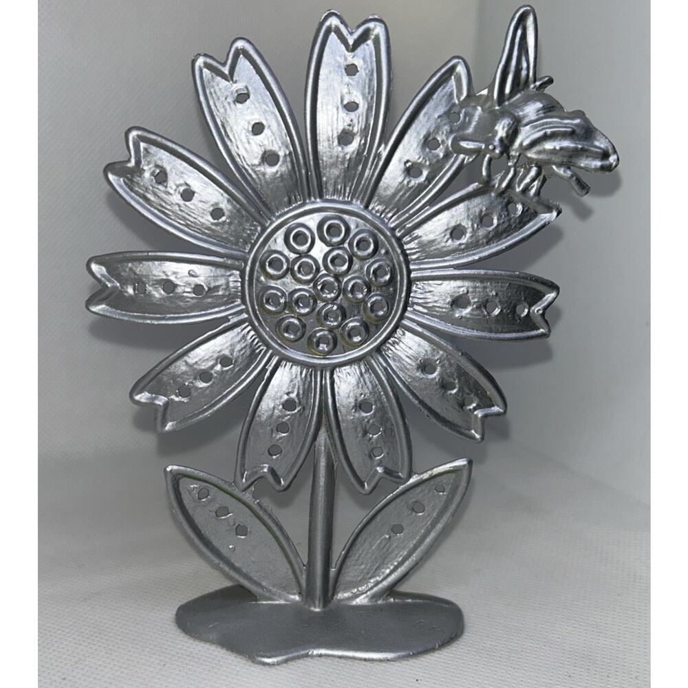 Vtg Daisy w Bee Earring Holder silver Tone Metal Flower Tree Cool Retro